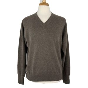 Forte Cashmere Men's Dark Olive Green V-Neck Sweater
